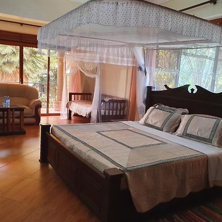 The Palms Beach Hotel And Restaurant Limited عنتيبي المظهر الخارجي الصورة