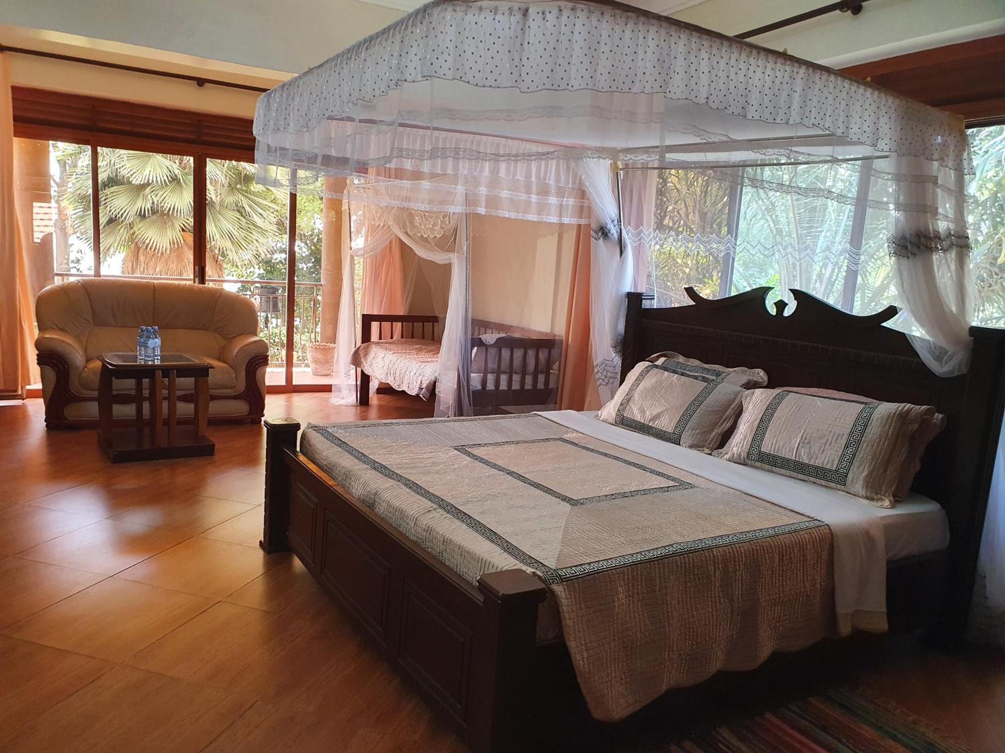 The Palms Beach Hotel And Restaurant Limited عنتيبي المظهر الخارجي الصورة