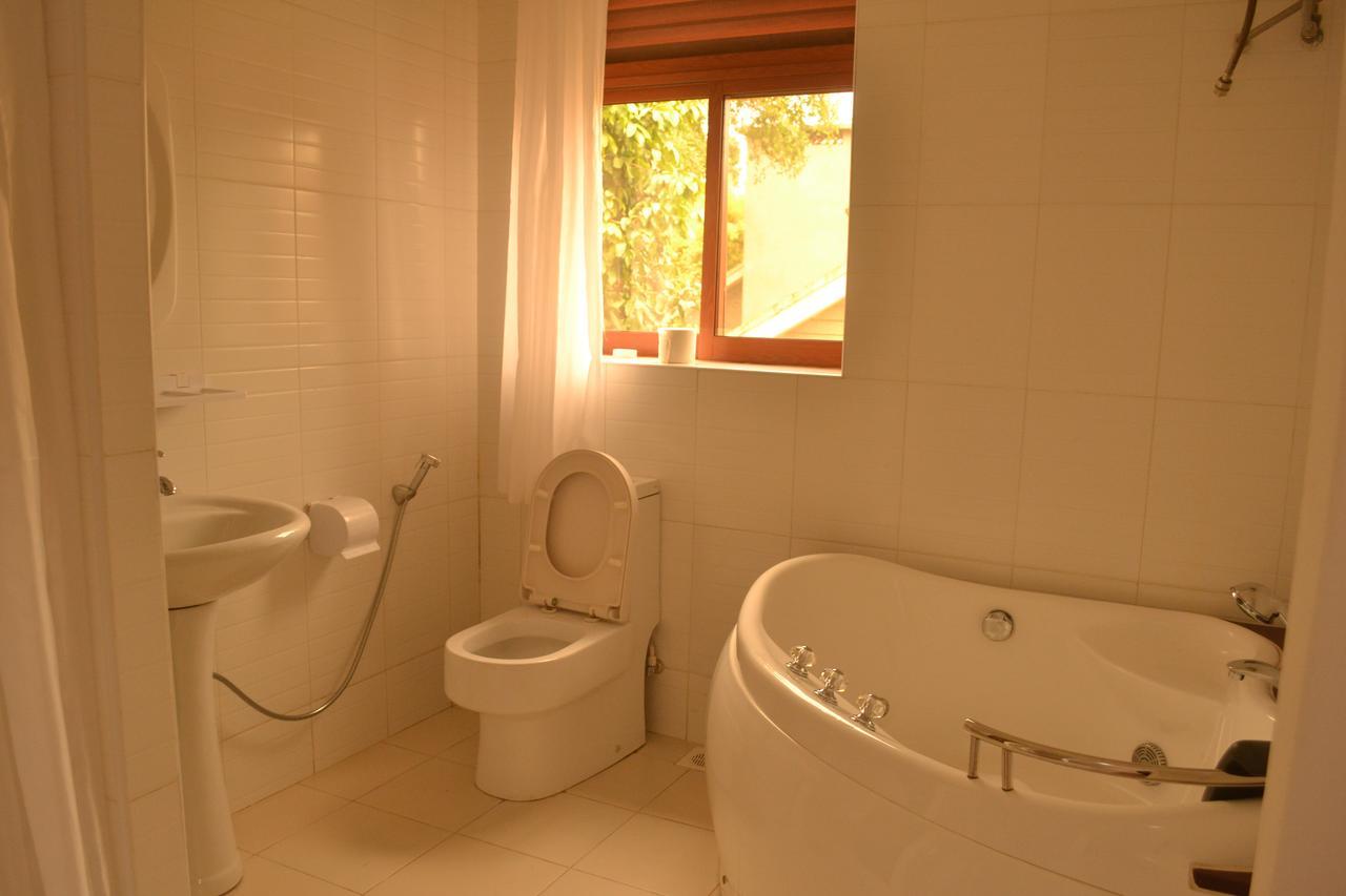 The Palms Beach Hotel And Restaurant Limited عنتيبي المظهر الخارجي الصورة