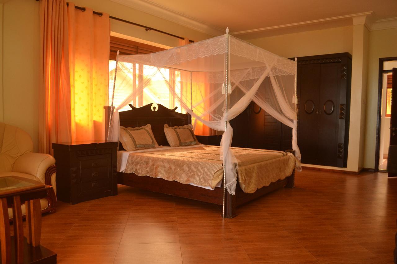 The Palms Beach Hotel And Restaurant Limited عنتيبي المظهر الخارجي الصورة